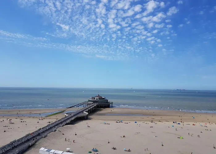 Beautiful Top Floor Seaview Apartment B\'berge-Bruges
